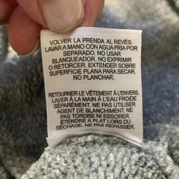 Alfred Dunner Embroidered sweater, looks and feels like the velour, Size Medium - Picture 8 of 8